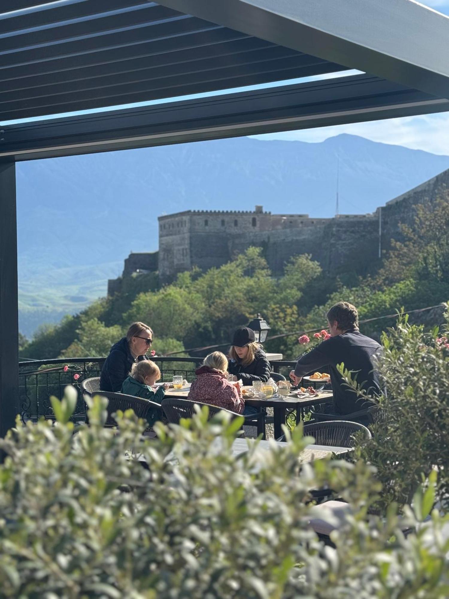 Castle Hotel Gjirokastër Exterior foto